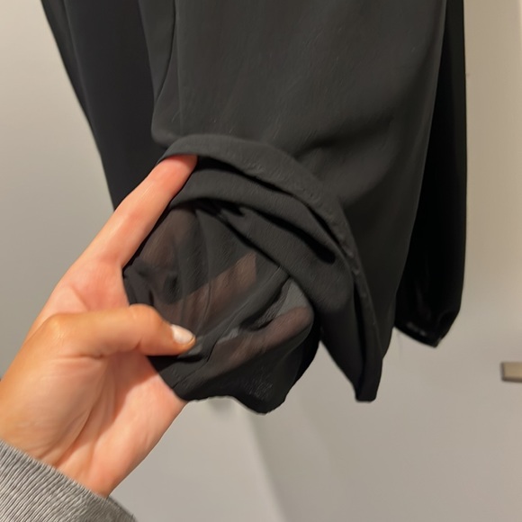 Trouve Cold Shoulder Blouse - Picture 6 of 7